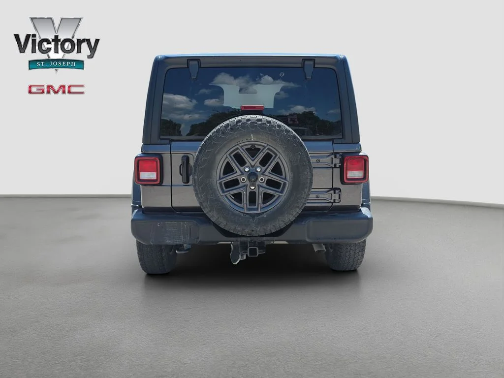 Used 2025 Gray Jeep Sport S image 16