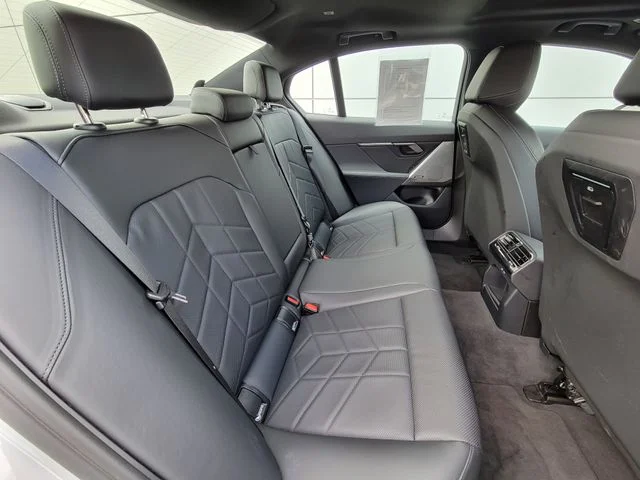 Used 2025 White Metallic BMW 530i image 21