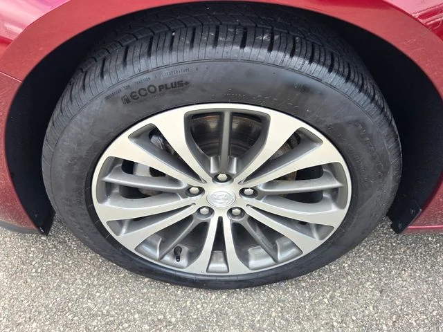 Used 2017 Red Buick Essence image 17