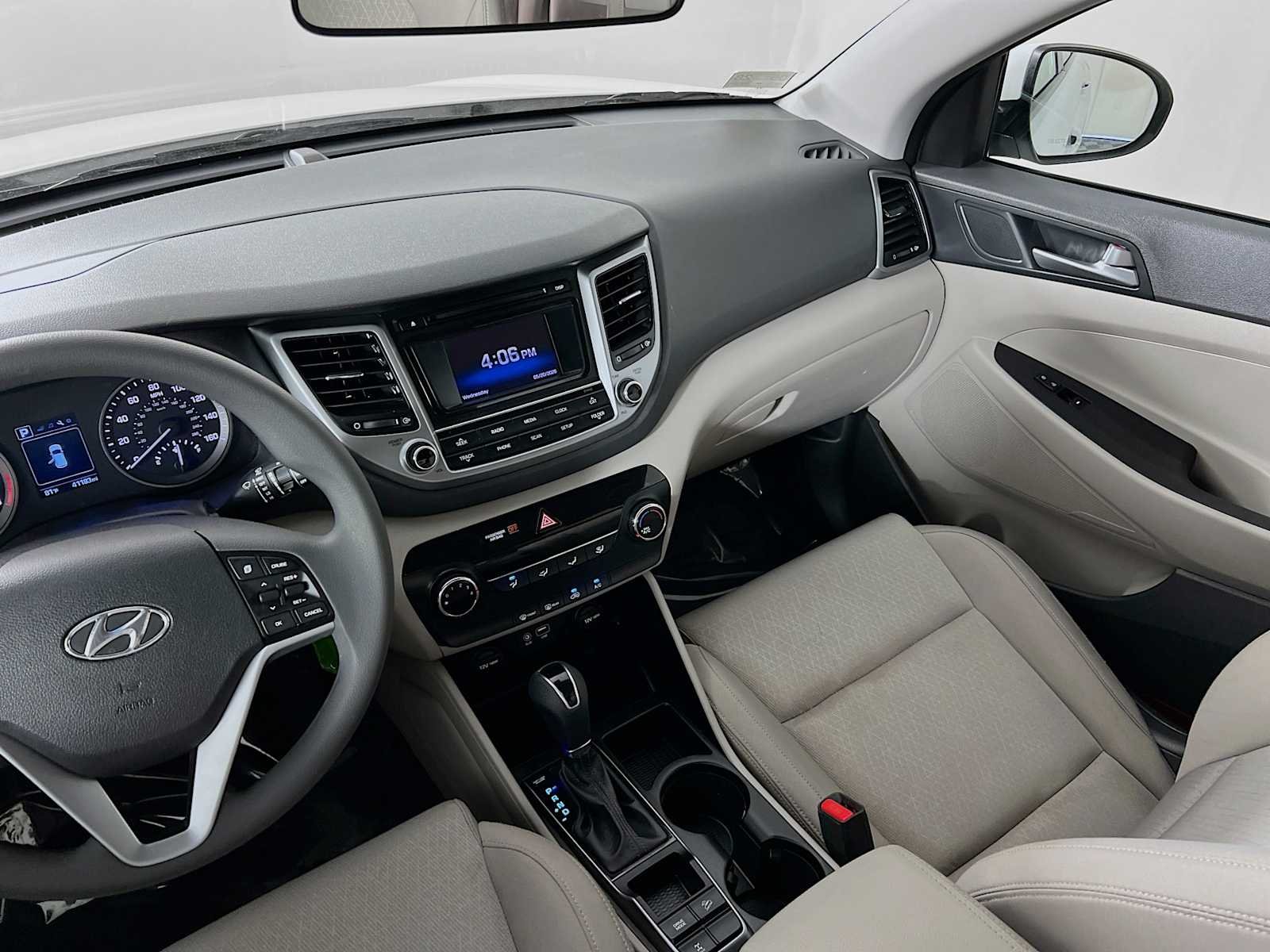 Used 2016 Dazzling White Hyundai SE image 22