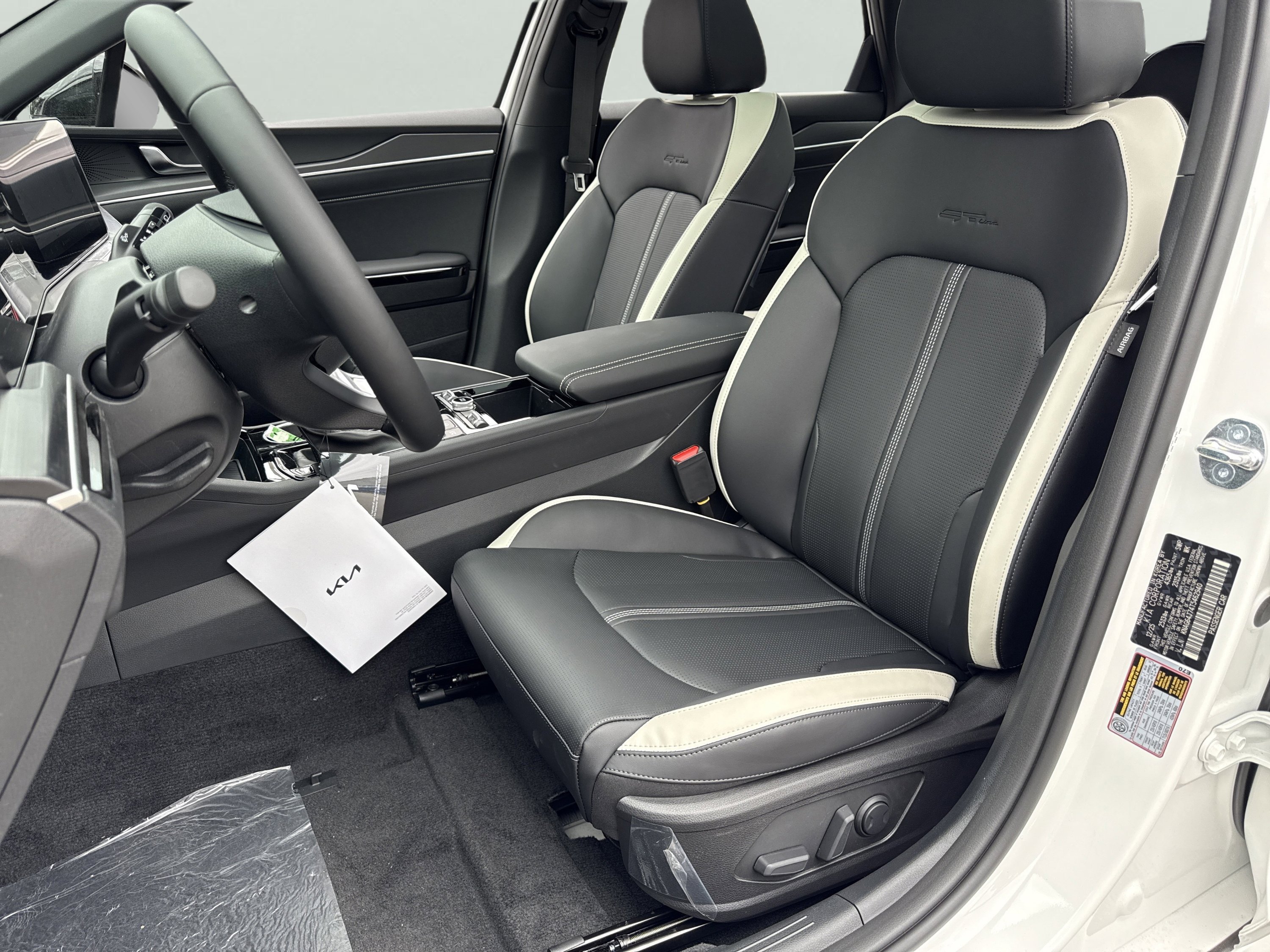New 2026 Snow White Pearl Kia GT-Line image 16