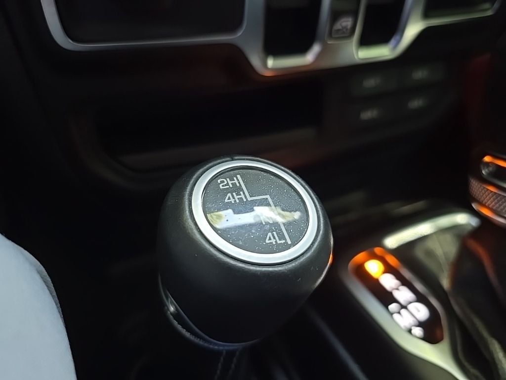 Used 2018 Black Jeep Unlimited Sahara image 15