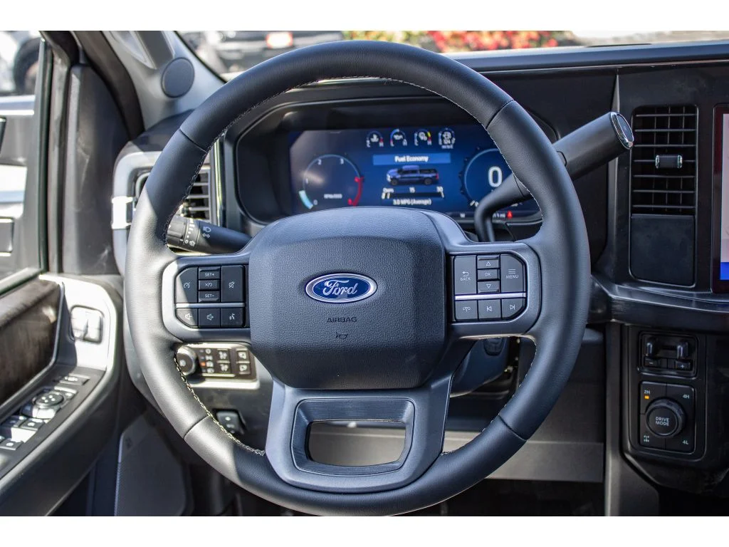 New 2026 OXFORD WHITE Ford LARIAT image 41