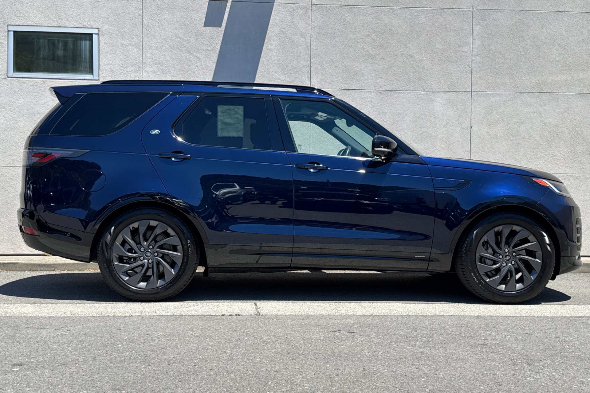 Used 2021 Portofino Blue Metallic Land Rover R-Dynamic S image 8