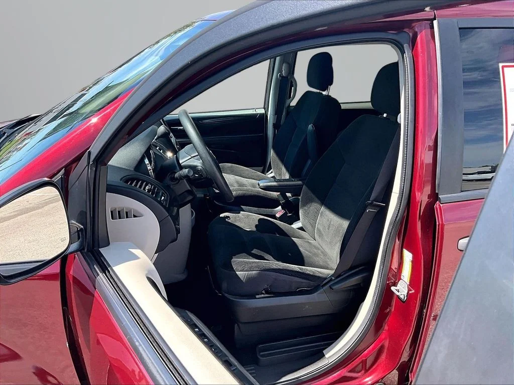 Used 2019 Red Dodge SE image 25