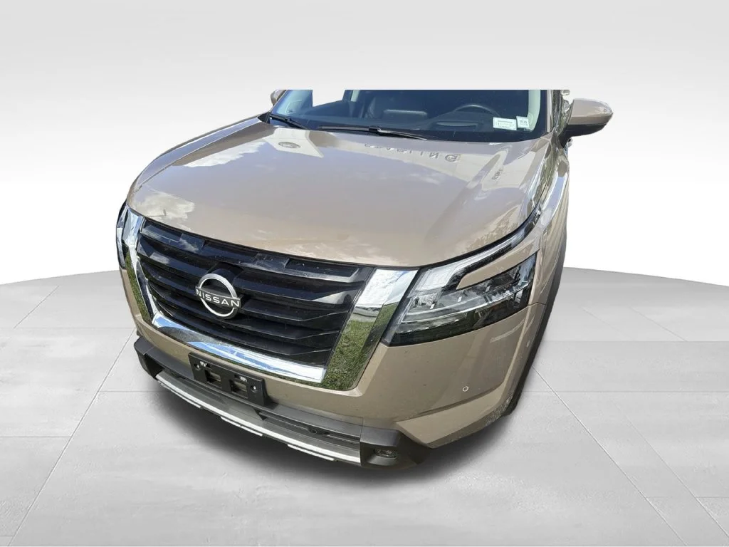 Used 2024 Beige Nissan Platinum image 12