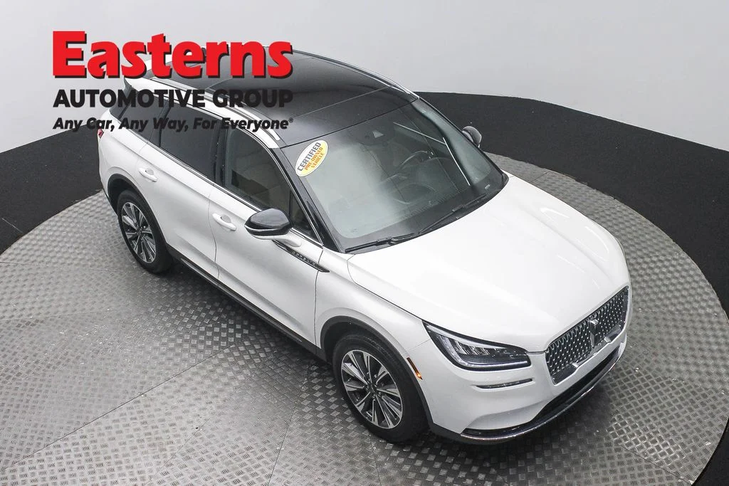 Used 2022 White Lincoln Reserve image 3