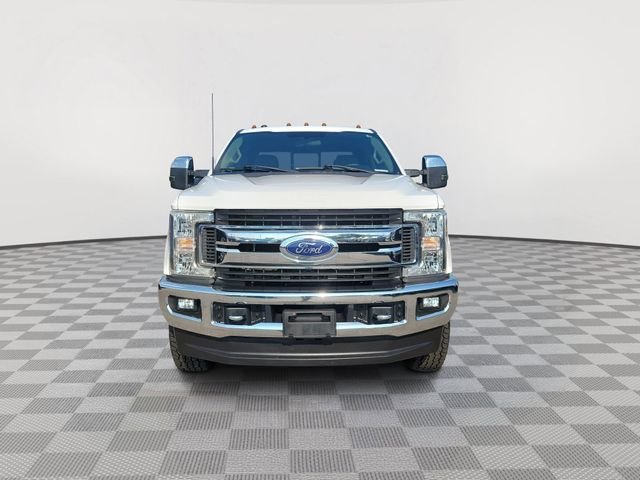 Certified Used 2019 Oxford White Ford XLT image 8
