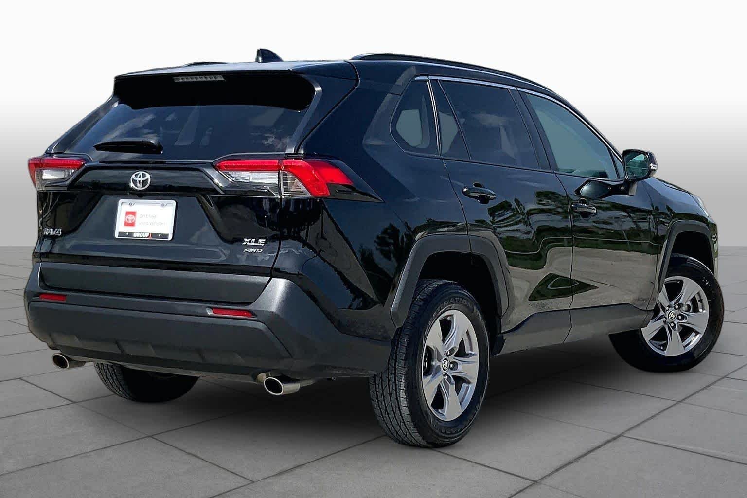 Used 2025 Midnight Black Metallic Toyota XLE image 13