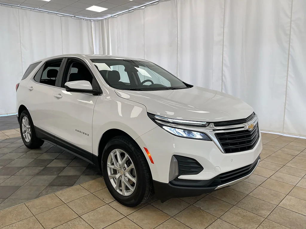 Used 2024 Summit White Chevrolet LT image 34