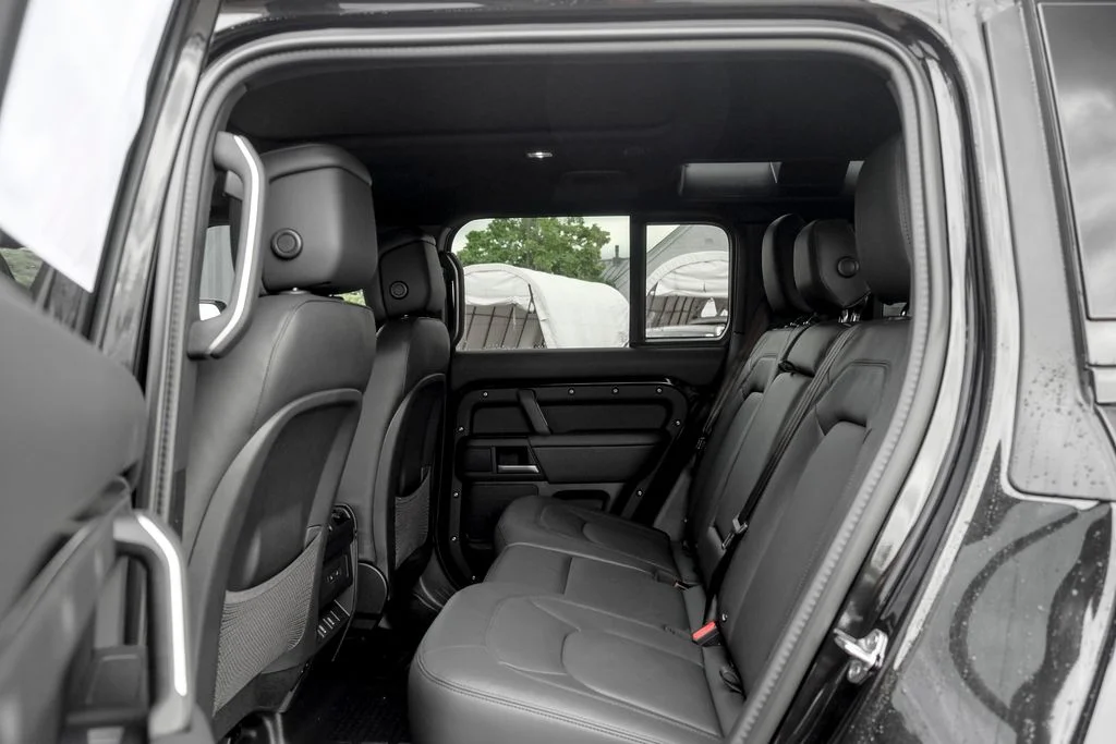 New 2026 Santorini Black Land Rover S image 17