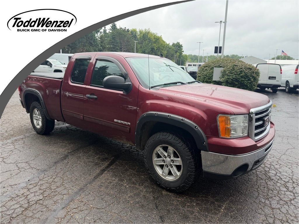 Used 2013 SONOMA RED METALLIC GMC SLE image 1