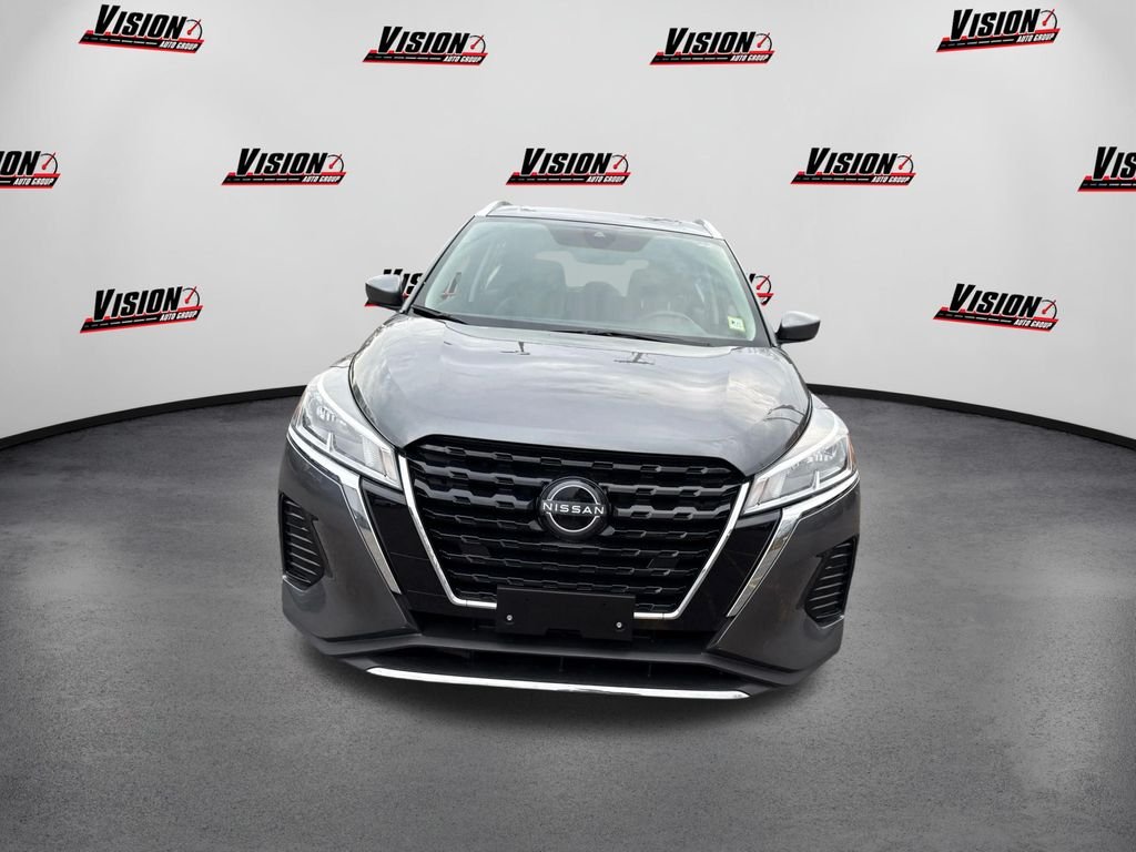 Used 2024 Gray Nissan SV image 2