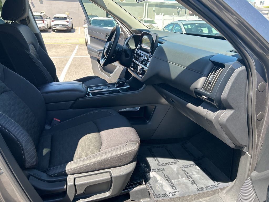 Used 2025 Gray Nissan SV image 25
