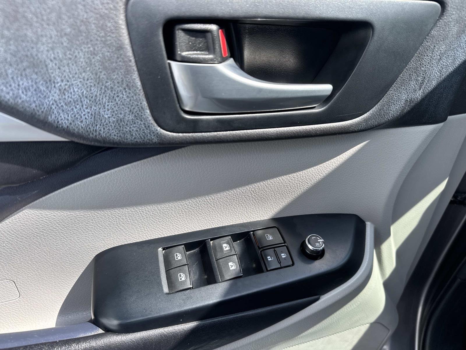 Used 2015 Predawn Gray Mica Toyota XLE image 20