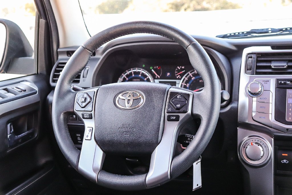 Used 2019 Nautical Blue Metallic Toyota SR5 Premium image 17