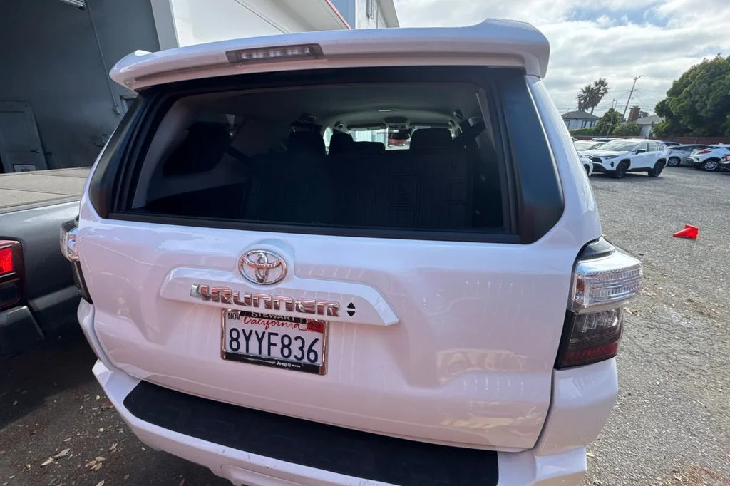 Used 2022 White Toyota SR5 Premium image 6