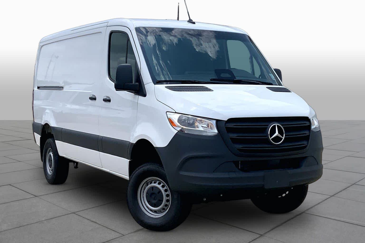 New 2025 Arctic White Mercedes-Benz  image 2