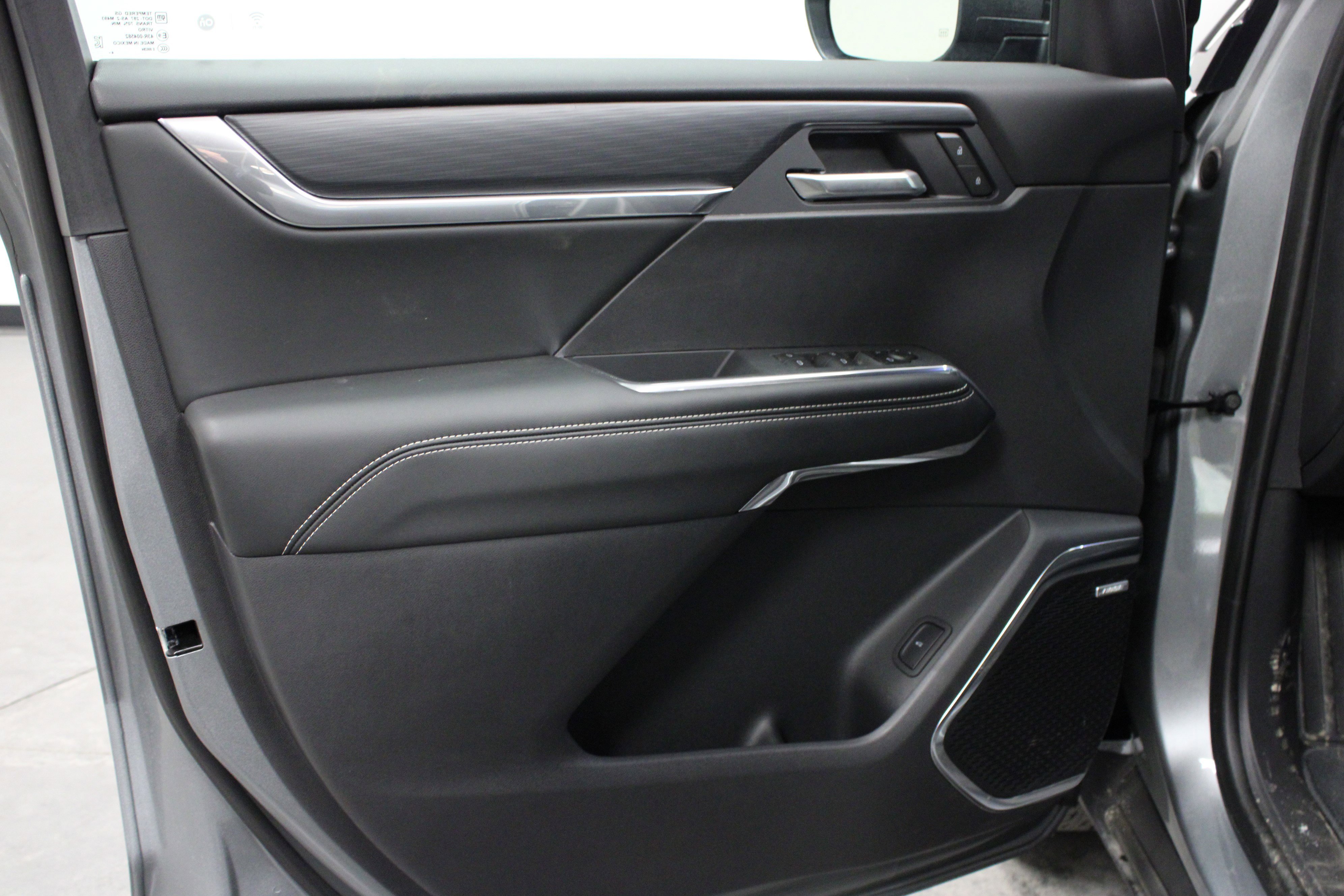 2025 GMC Acadia Elevation - Photo 11