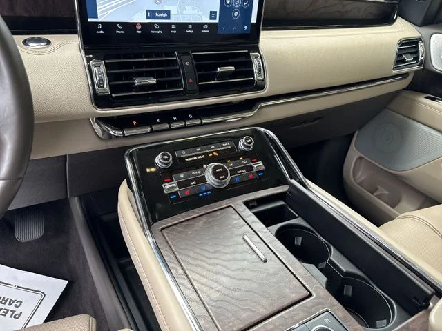 Used 2022 Black Lincoln Reserve image 20