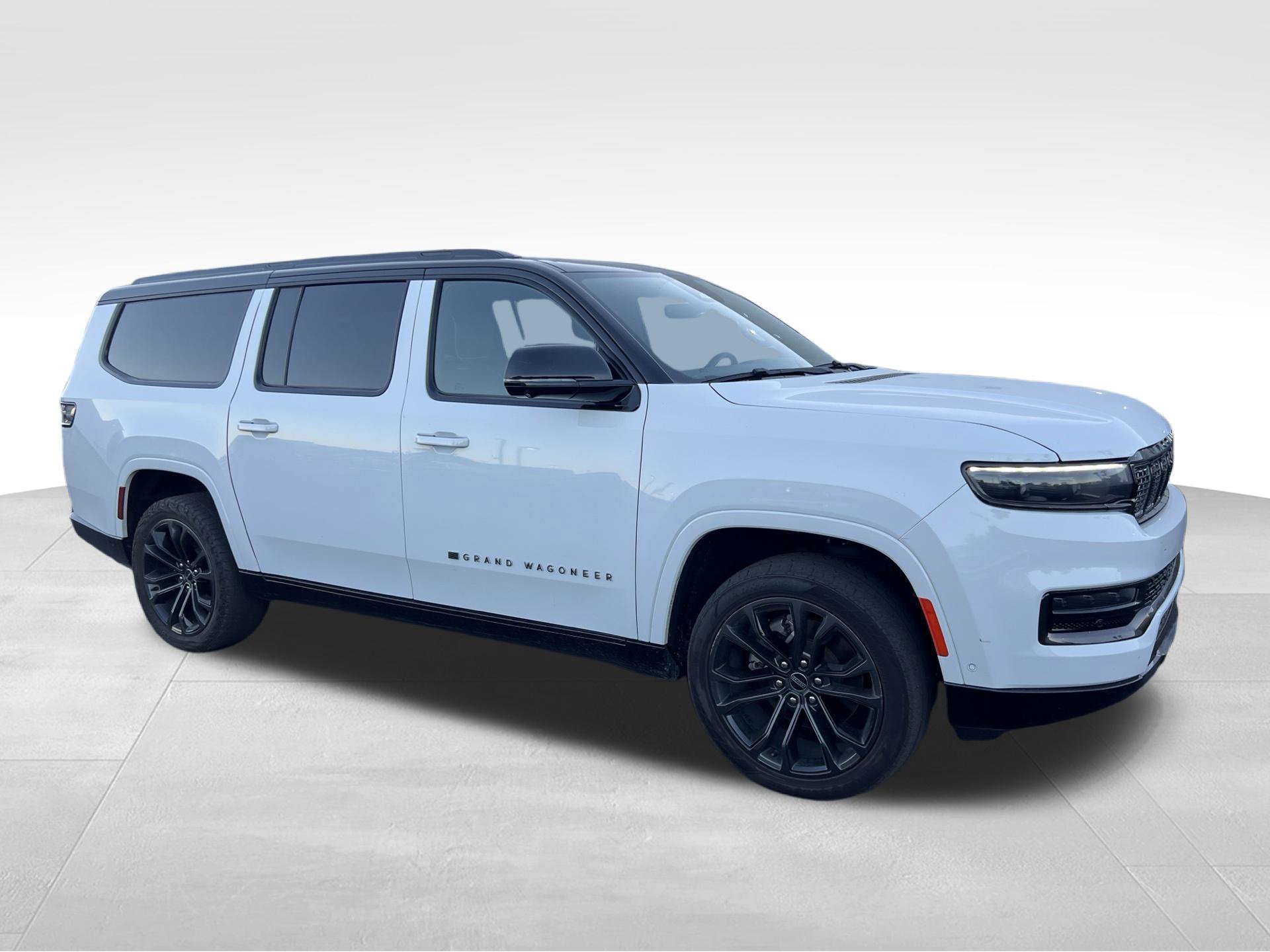 Used 2024 White Jeep Series II image 3