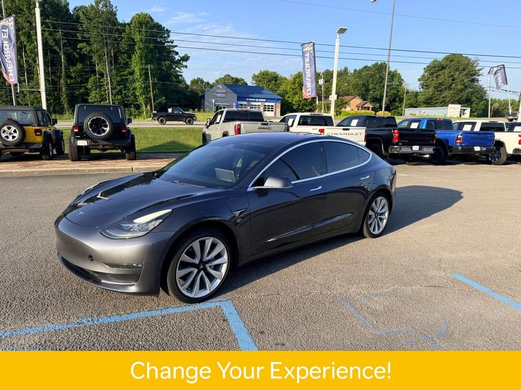 Used 2018  Tesla Long Range image 2