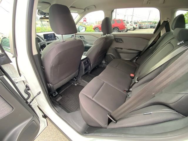 Used 2023 Glacier White Nissan S image 48
