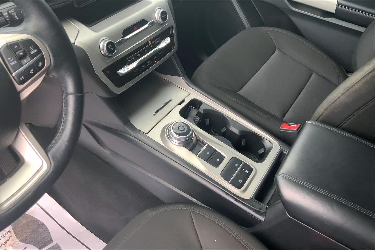Used 2022 Oxford White Ford XLT image 17
