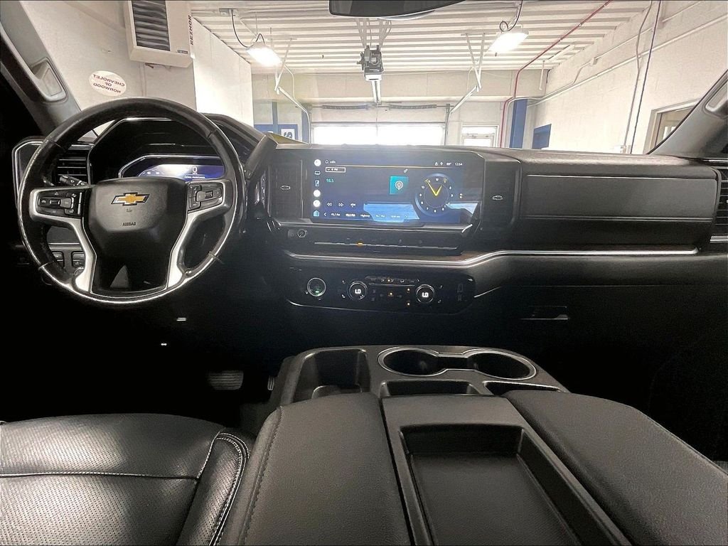 Used 2022 Gray Chevrolet LT image 20
