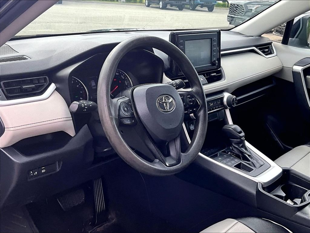 Used 2019 Black Toyota XLE image 6