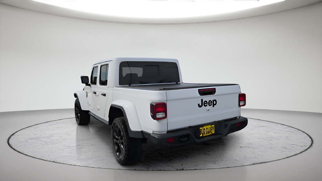 Used 2025 White Jeep Nighthawk image 16