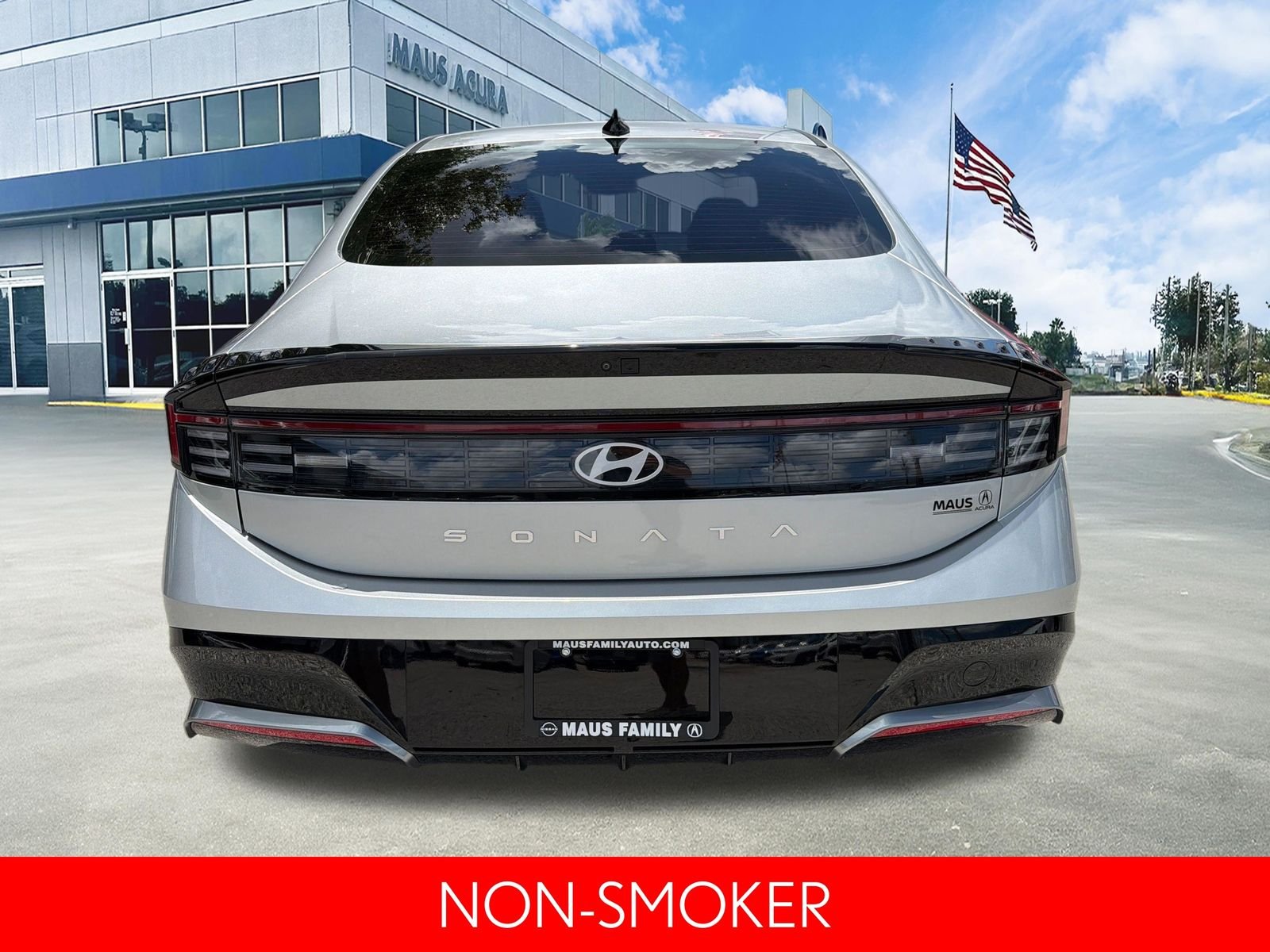 Used 2024 Silver Hyundai SEL image 5