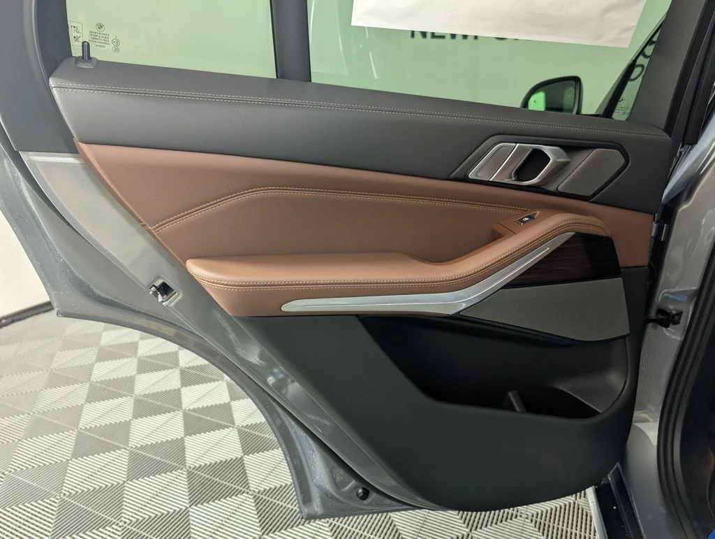 New 2026 Skyscraper Grey Metallic BMW xDrive40i image 17