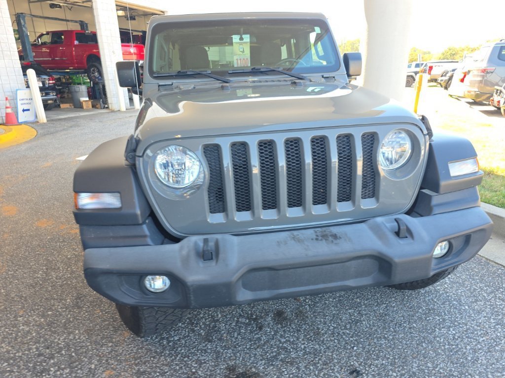 Used 2018 Gray Jeep Unlimited Sport S image 7
