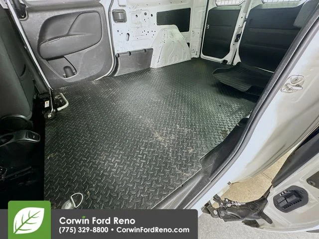 Used 2016 Bright White Ram SLT image 22