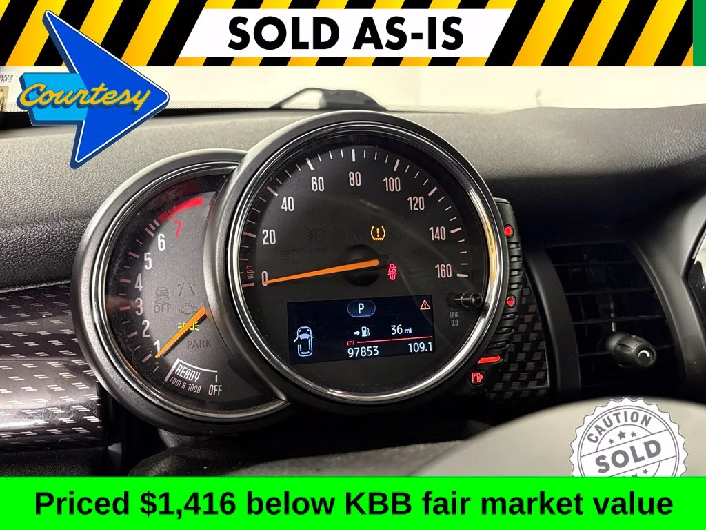Used 2015 Red MINI Base image 21
