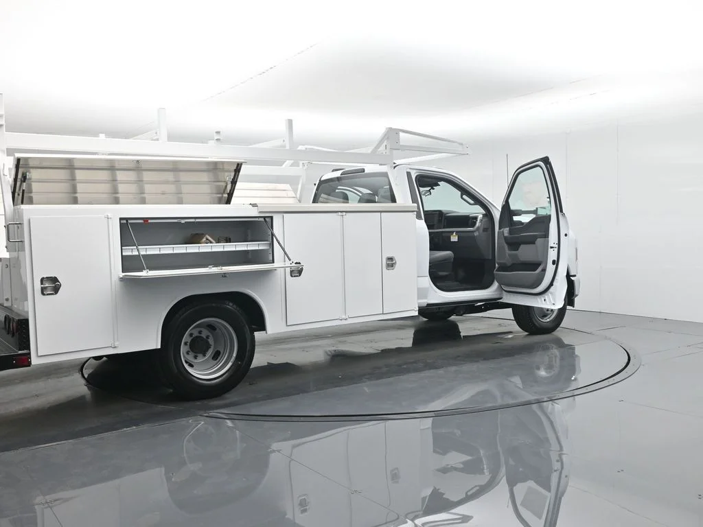 New 2026 Oxford White Ford XL image 5