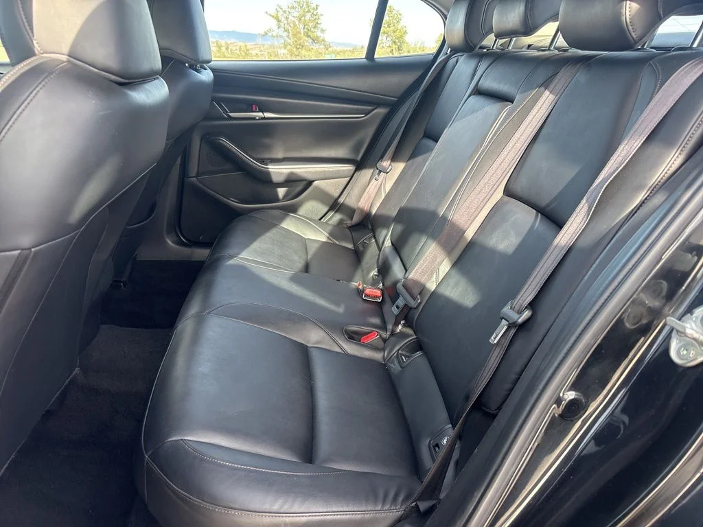 Used 2021 Black Mazda Select image 11