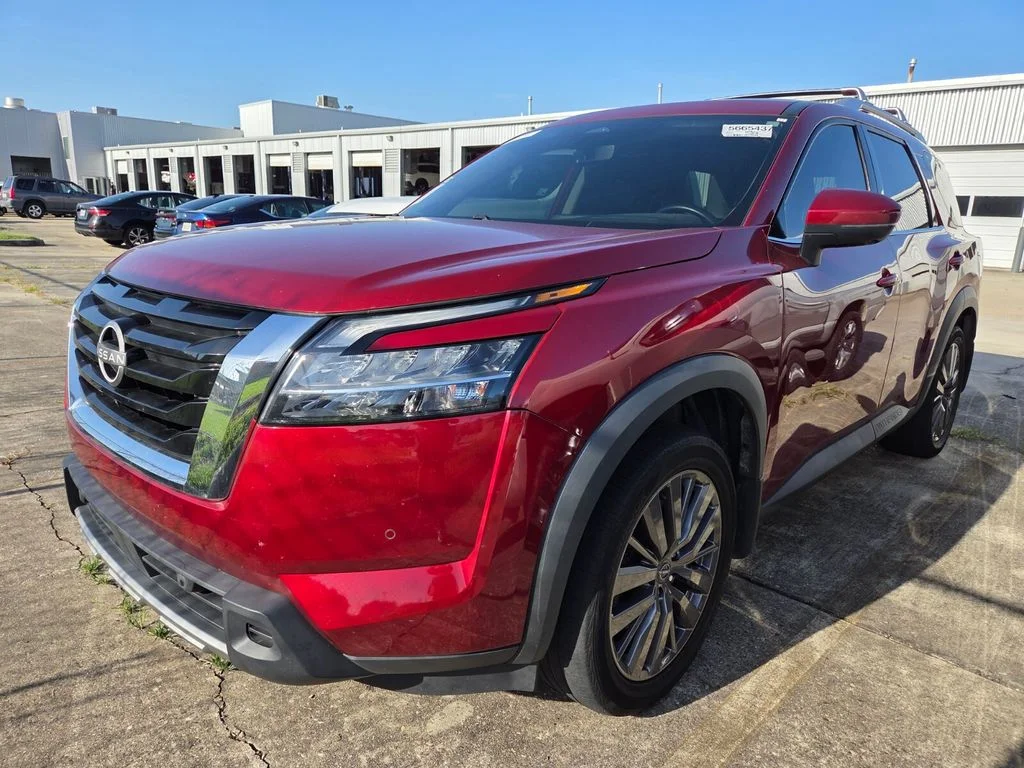 2023 Nissan Pathfinder SL