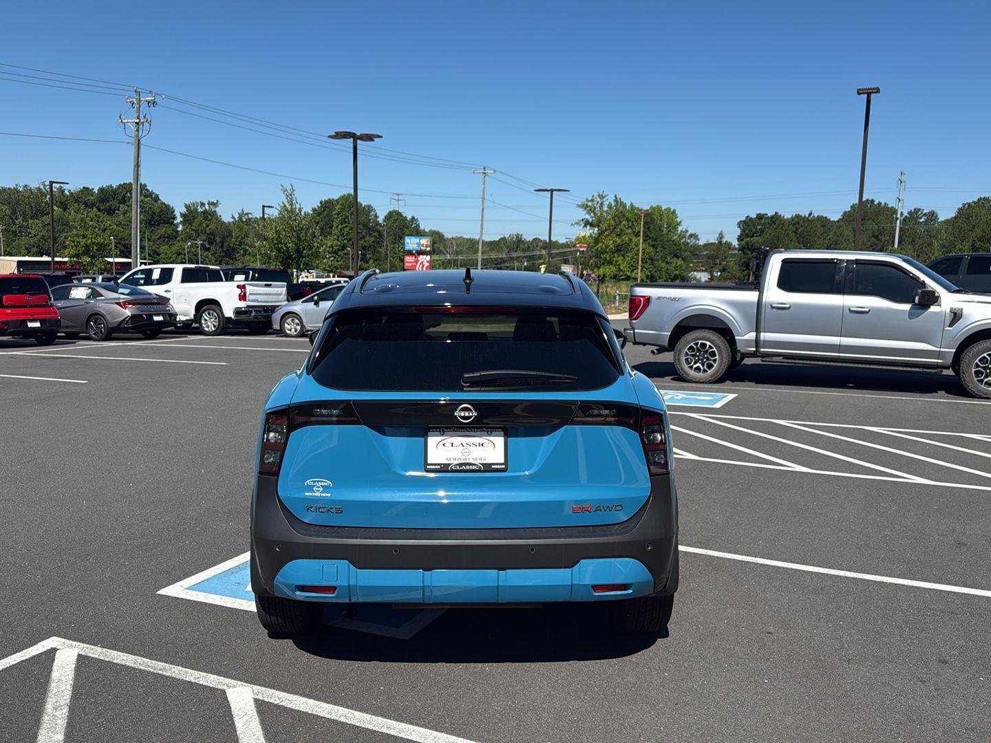 Used 2025 Arctic Ice Blue Metallic/Super Black Nissan SR image 6