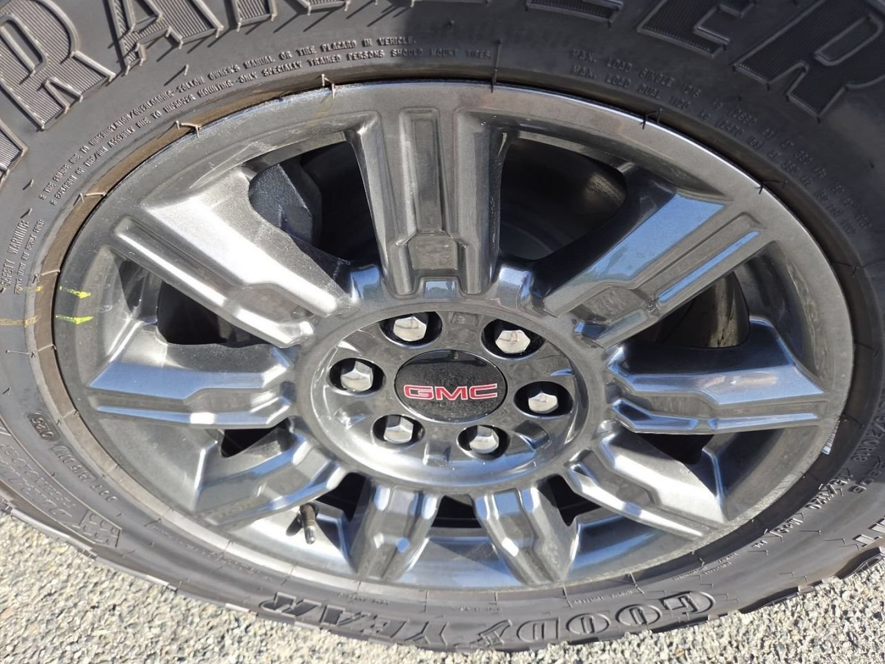 New 2026 Sterling Metallic GMC AT4X image 17
