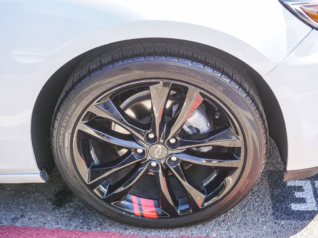 Used 2020 White Chevrolet LT image 9