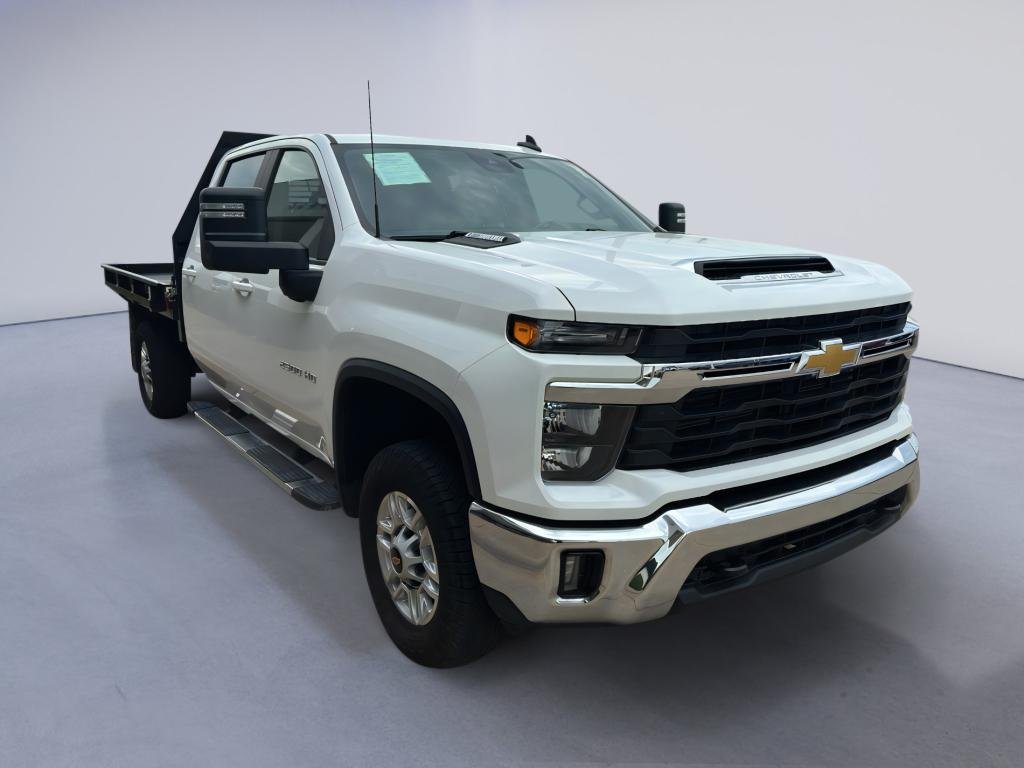 Used 2025 Summit White Chevrolet LT image 8