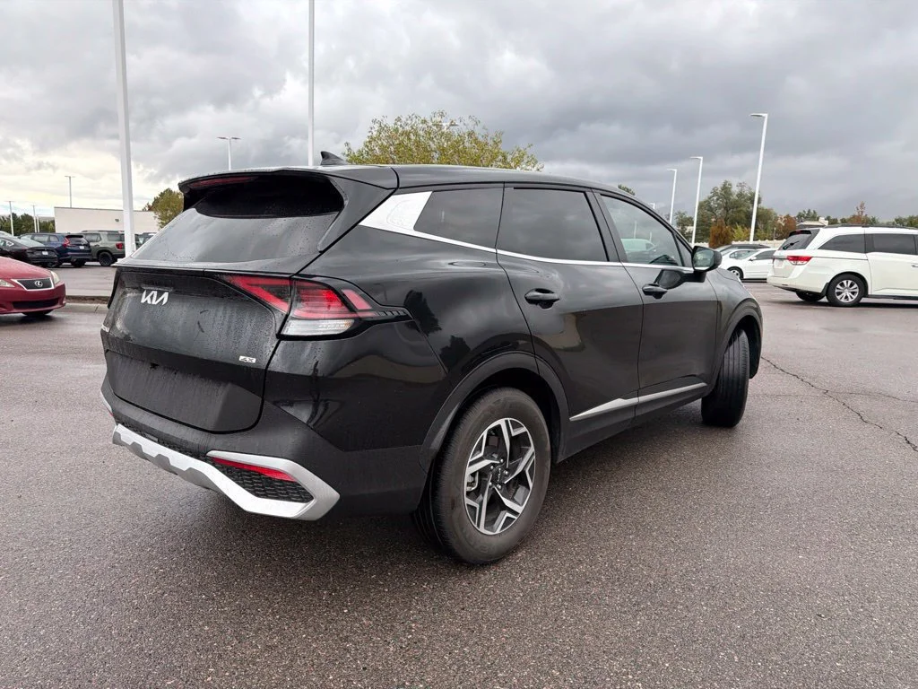 Used 2024 Fusion Black Kia LX image 5