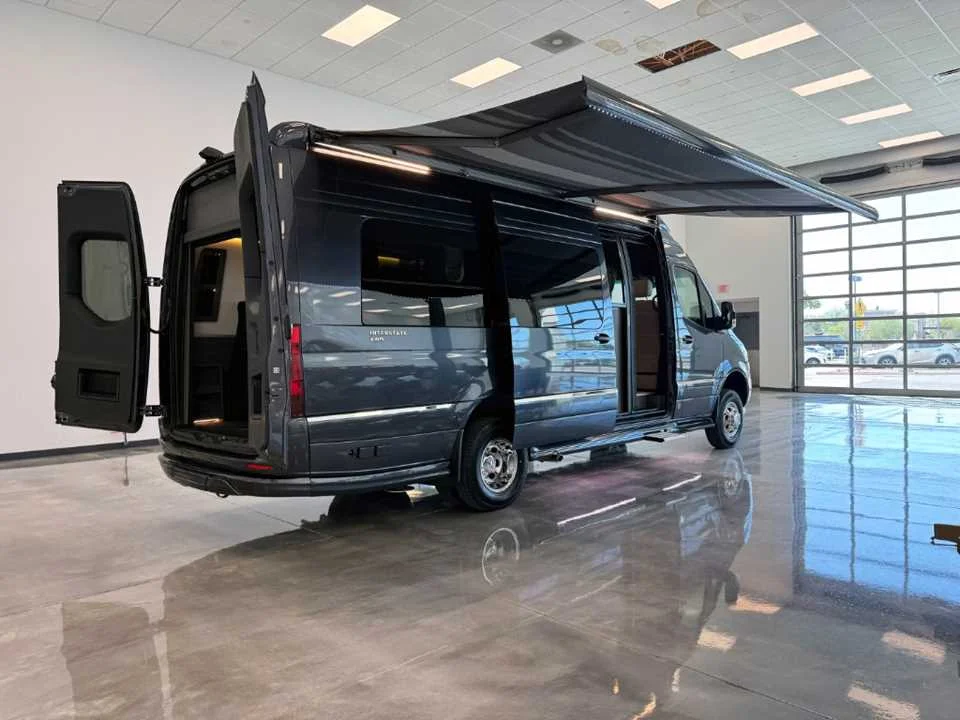 New 2025 Tenorite Gray Metallic AIRSTREAM  image 7