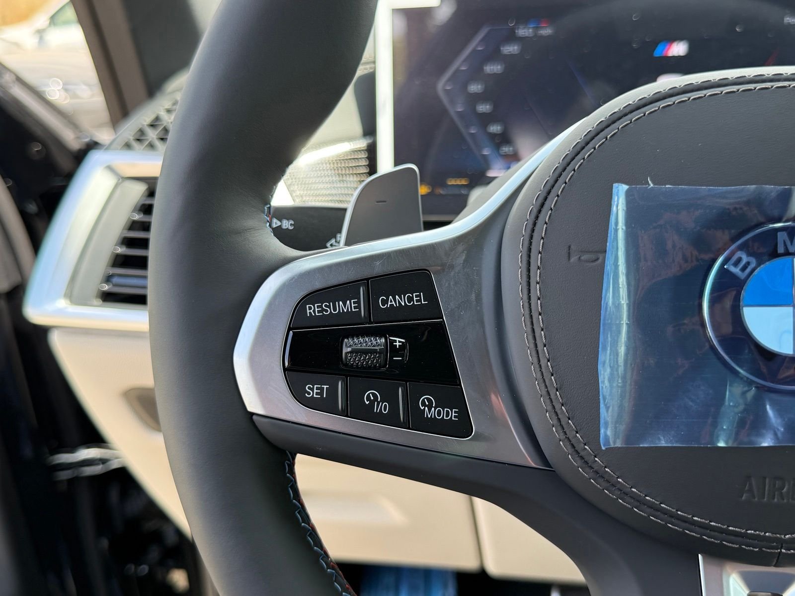 New 2026 Black Sapphire Metallic BMW M60i image 25