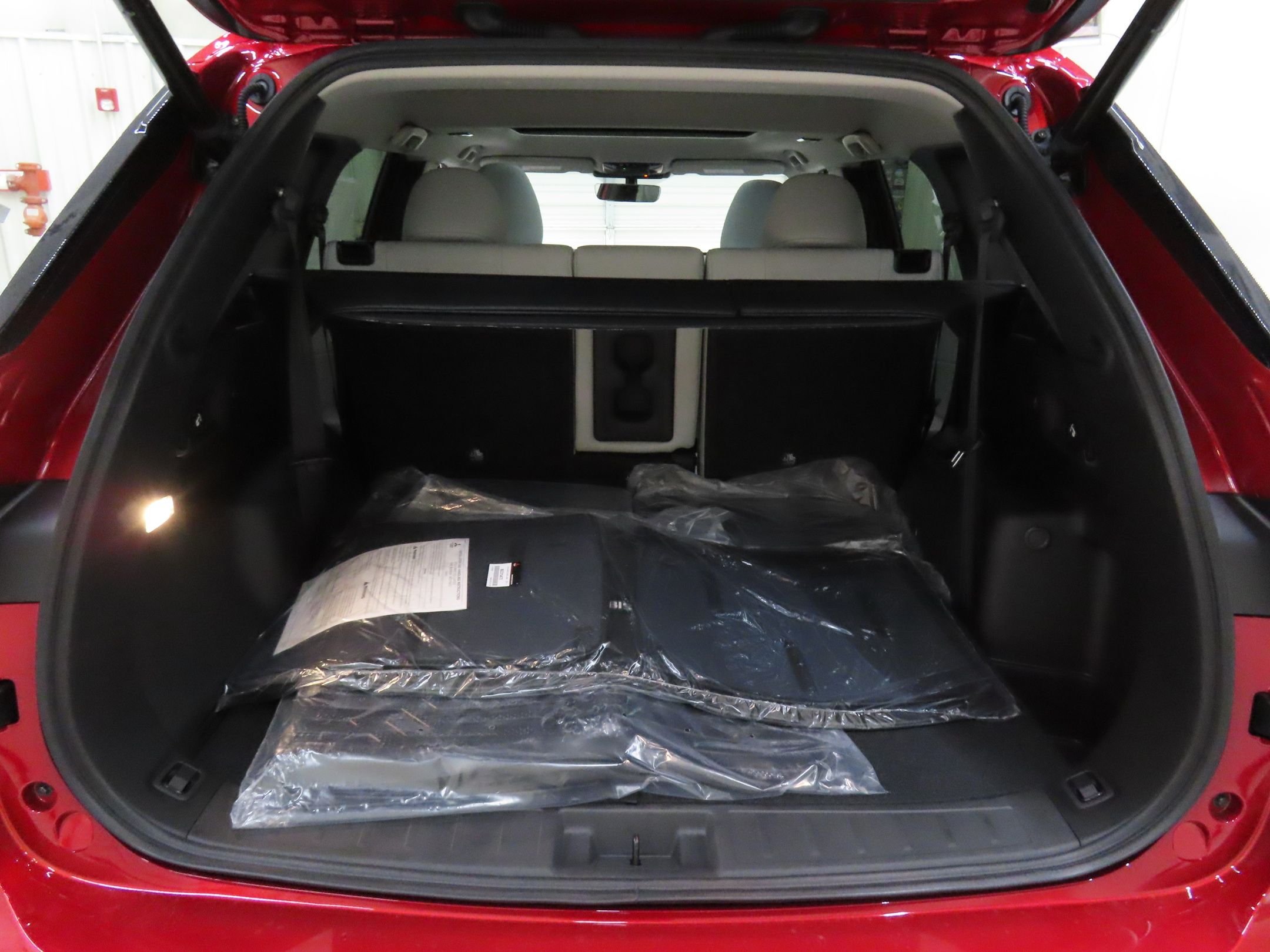 Used 2025 Red Mitsubishi SE image 24