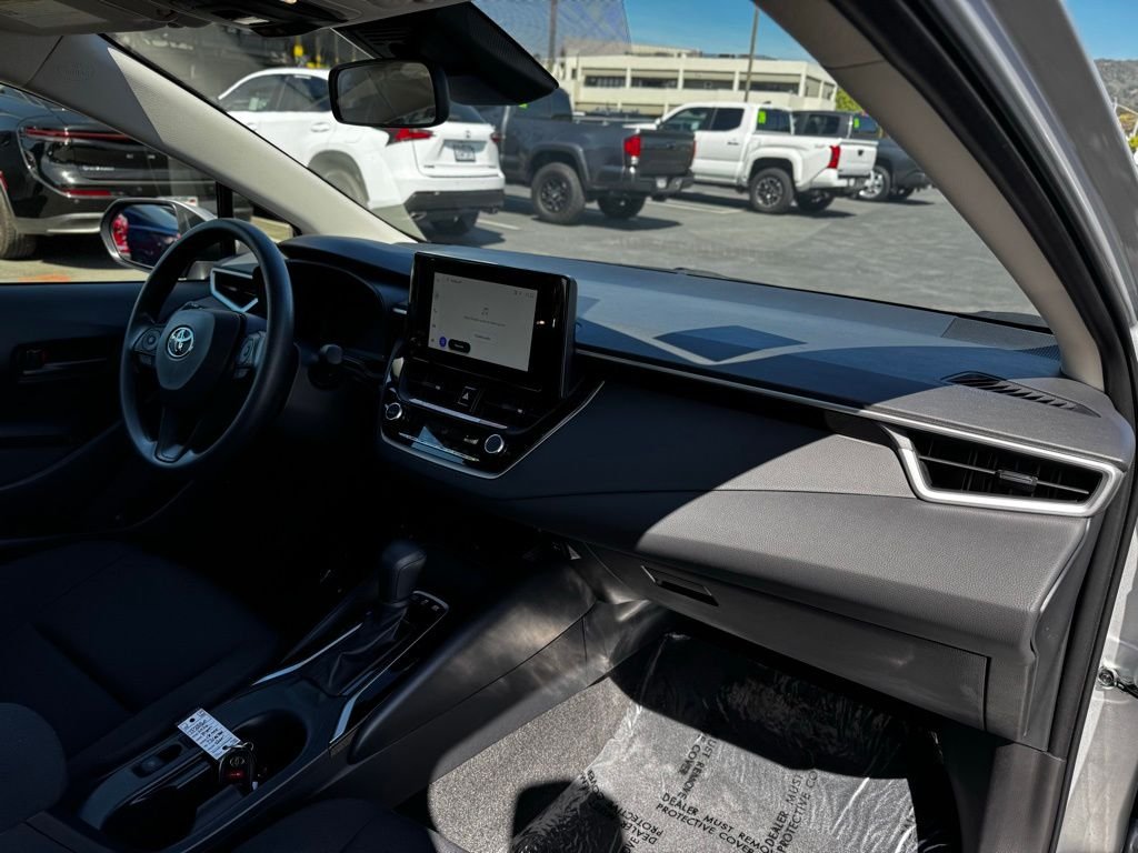 2026 Toyota Corolla LE - Photo 8