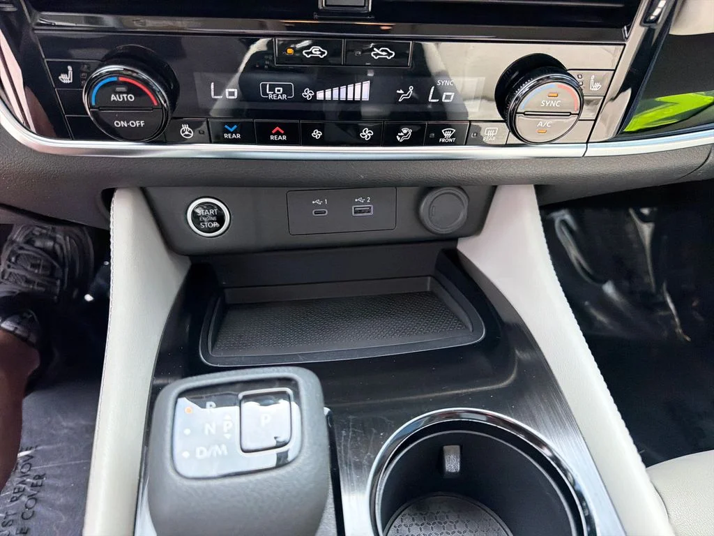 Used 2023 White Nissan SL image 30