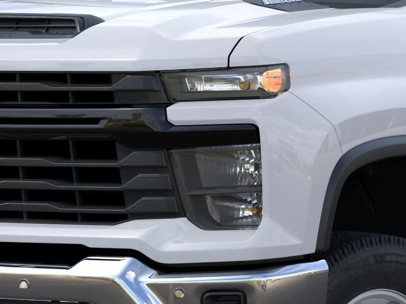 New 2026 Summit White Chevrolet WT image 10